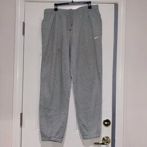 XL gray Nike men’s sweatpants